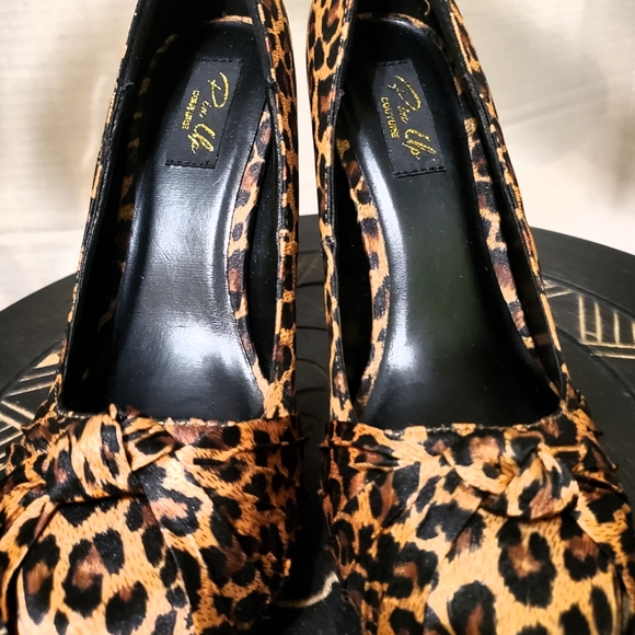 Shoes - Picture 8 of 8